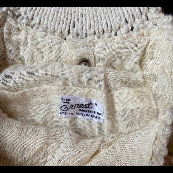 Mister Ernest Ivory Macrame Purse with Round Wooden Handles - Picture 3 of 3